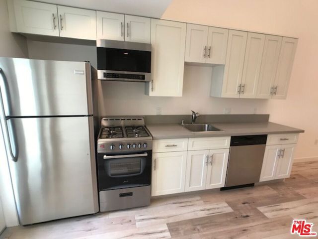 517 N Harvard Boulevard, Los Angeles, CA 90004