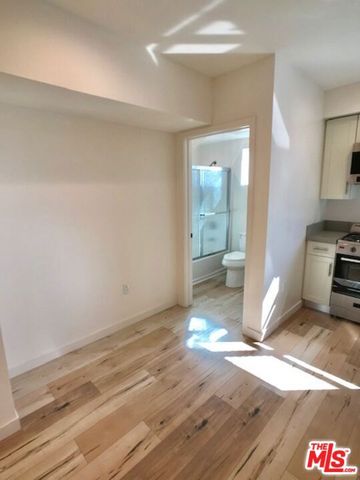 517 N Harvard Boulevard, Los Angeles, CA 90004