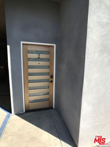 517 N Harvard Boulevard, Los Angeles, CA 90004