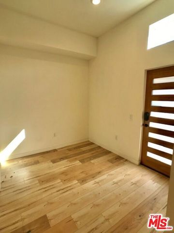 517 N Harvard Boulevard, Los Angeles, CA 90004