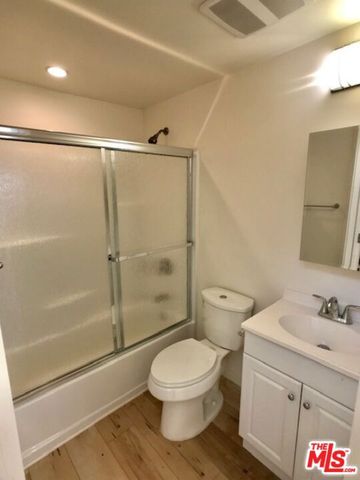 517 N Harvard Boulevard, Los Angeles, CA 90004