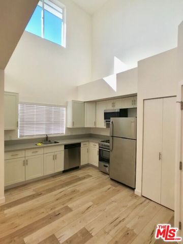 517 N Harvard Boulevard, Los Angeles, CA 90004