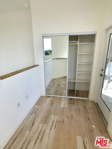 517 N Harvard Boulevard, Los Angeles, CA 90004