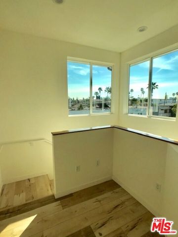517 N Harvard Boulevard, Los Angeles, CA 90004