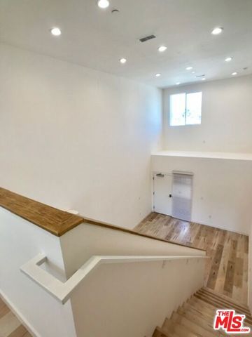 517 N Harvard Boulevard, Los Angeles, CA 90004