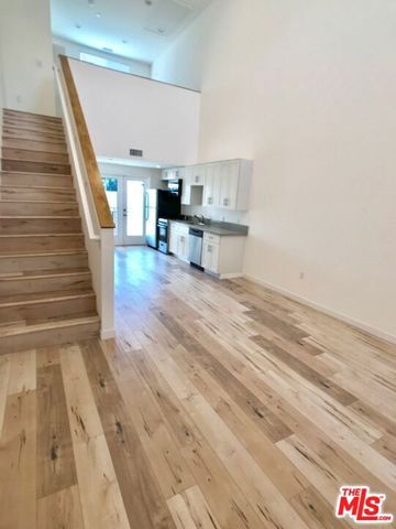517 N Harvard Boulevard, Los Angeles, CA 90004