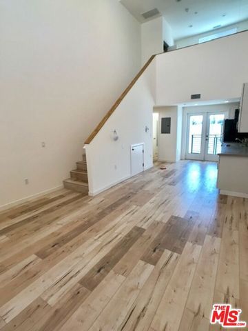 517 N Harvard Boulevard, Los Angeles, CA 90004