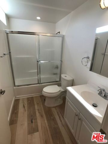 517 N Harvard Boulevard, Los Angeles, CA 90004