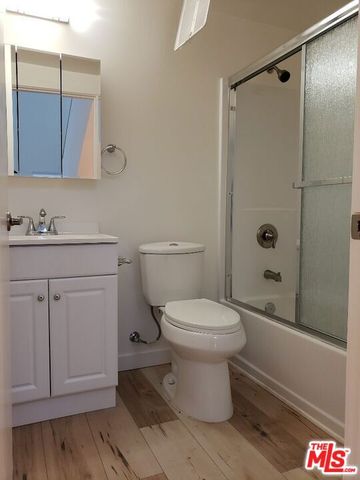 517 N Harvard Boulevard, Los Angeles, CA 90004