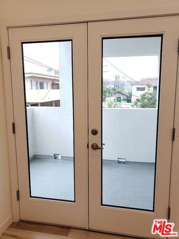 517 N Harvard Boulevard, Los Angeles, CA 90004