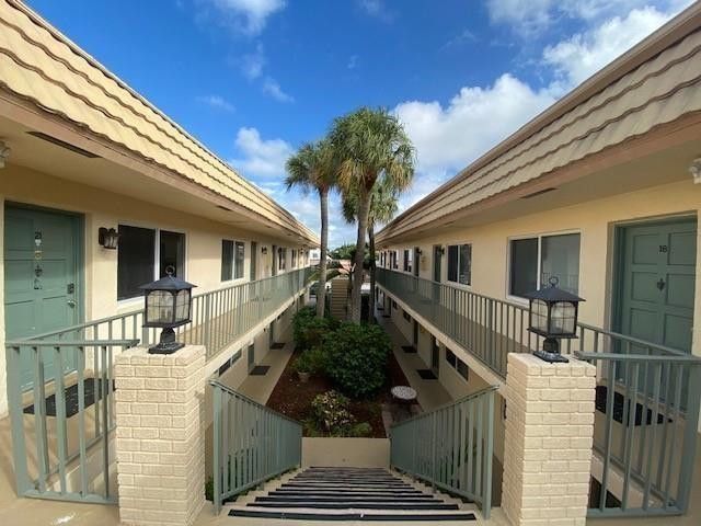 2300 SE 2nd Street 24, Pompano Beach, FL 33062