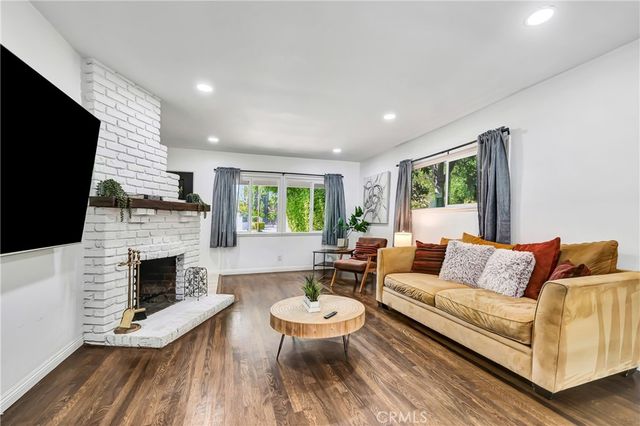 15732 Covello St, Van Nuys, CA 91406