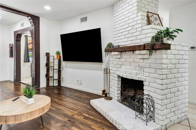 15732 Covello St, Van Nuys, CA 91406