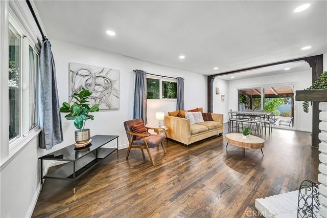 15732 Covello St, Van Nuys, CA 91406