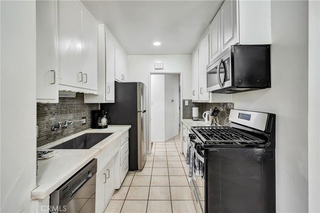 15732 Covello St, Van Nuys, CA 91406