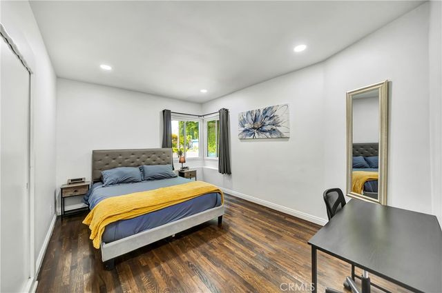 15732 Covello St, Van Nuys, CA 91406
