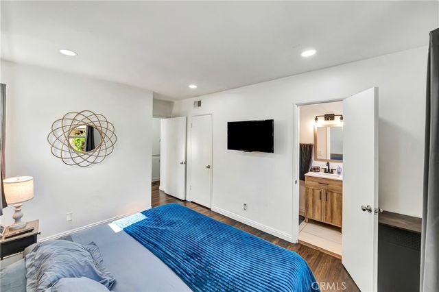 15732 Covello St, Van Nuys, CA 91406