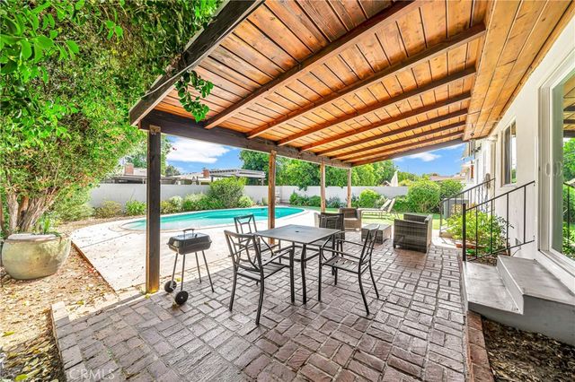 15732 Covello St, Van Nuys, CA 91406