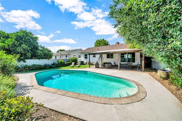 15732 Covello St, Van Nuys, CA 91406