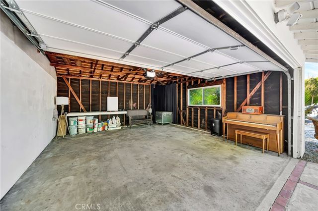 15732 Covello St, Van Nuys, CA 91406