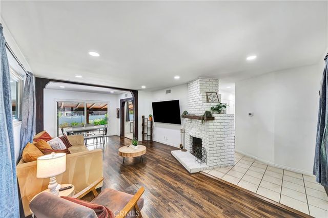 15732 Covello St, Van Nuys, CA 91406