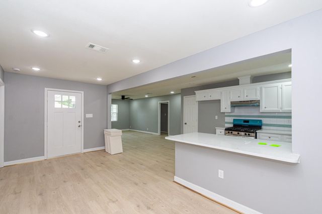 2114 Linden Creek Lane, Houston, TX 77017