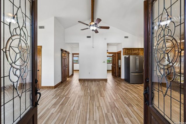 1355 BROAD OAK DR, Bandera, TX 78003