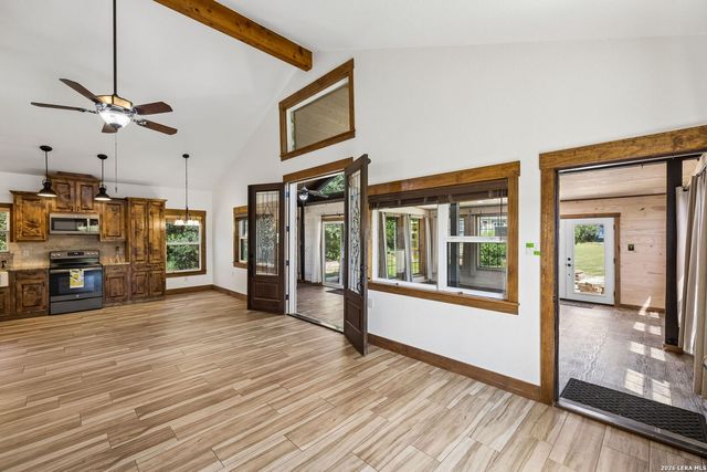 1355 BROAD OAK DR, Bandera, TX 78003