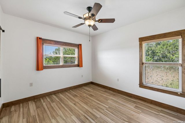 1355 BROAD OAK DR, Bandera, TX 78003