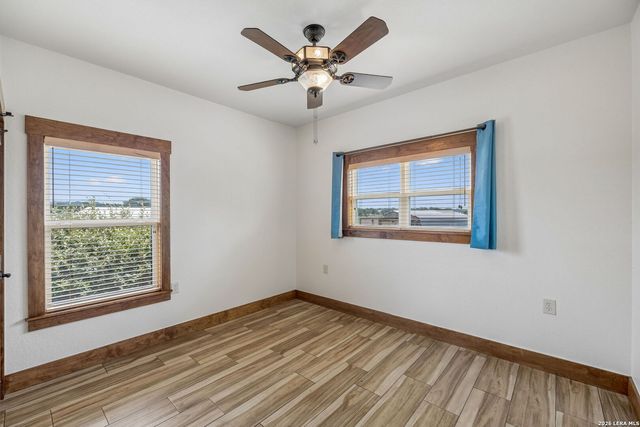 1355 BROAD OAK DR, Bandera, TX 78003
