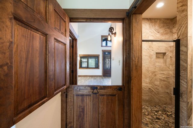1355 BROAD OAK DR, Bandera, TX 78003