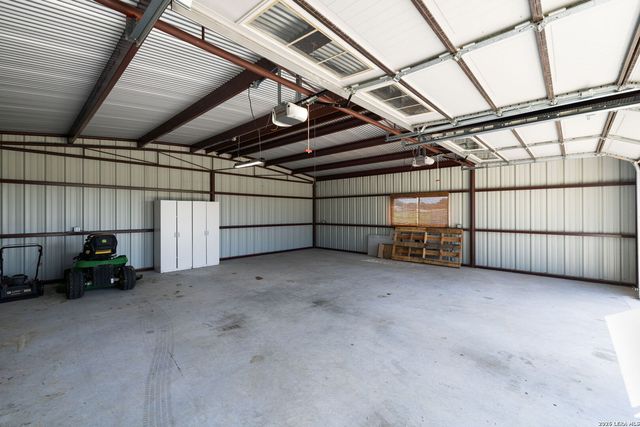 1355 BROAD OAK DR, Bandera, TX 78003