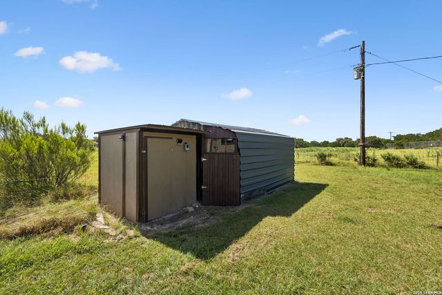 1355 BROAD OAK DR, Bandera, TX 78003