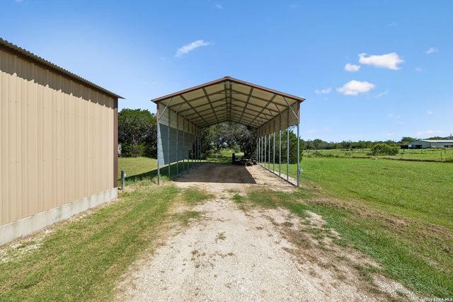 1355 BROAD OAK DR, Bandera, TX 78003