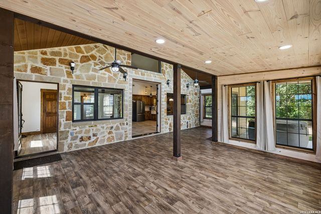 1355 BROAD OAK DR, Bandera, TX 78003