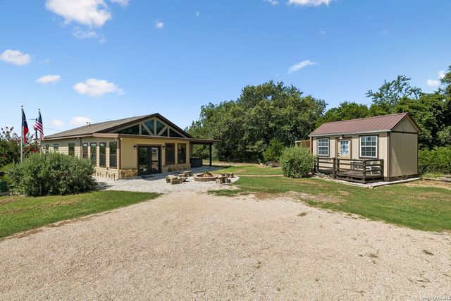 1355 BROAD OAK DR, Bandera, TX 78003