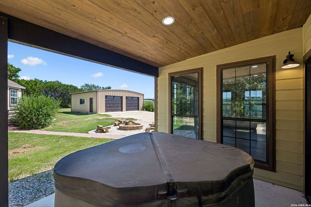 1355 BROAD OAK DR, Bandera, TX 78003