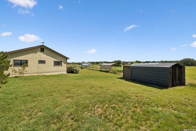 1355 BROAD OAK DR, Bandera, TX 78003