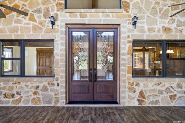1355 BROAD OAK DR, Bandera, TX 78003