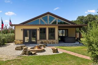 1355 BROAD OAK DR, Bandera, TX 78003