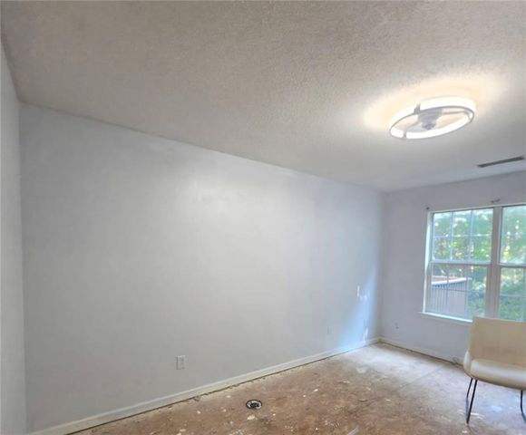 6723 Gallant Court SE 28, Mableton, GA 30126