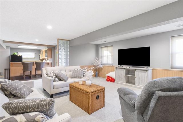 5730 Noland Road, Shawnee, KS 66216