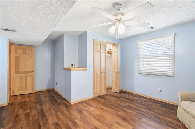5730 Noland Road, Shawnee, KS 66216