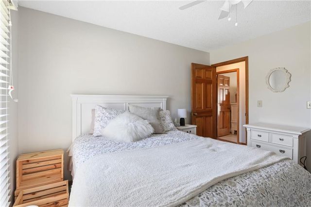 5730 Noland Road, Shawnee, KS 66216