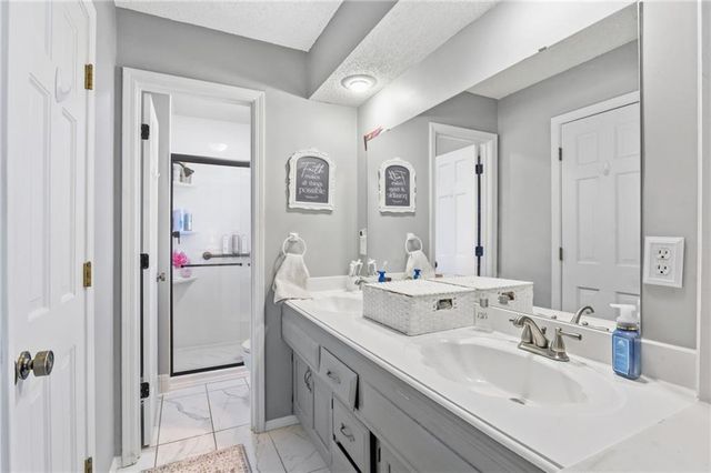 5730 Noland Road, Shawnee, KS 66216