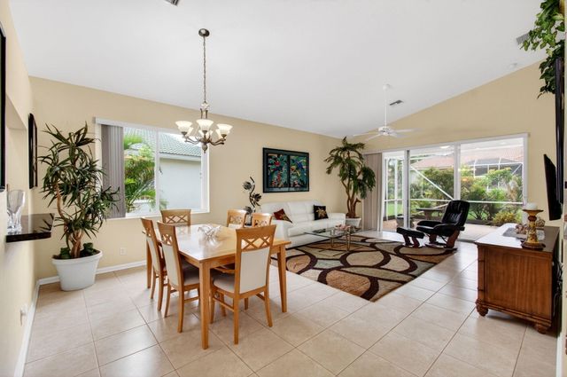 2752 Clipper Circle, West Palm Beach, FL 33411