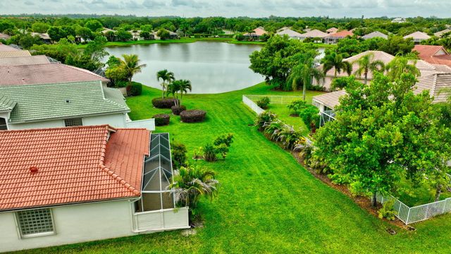 2752 Clipper Circle, West Palm Beach, FL 33411