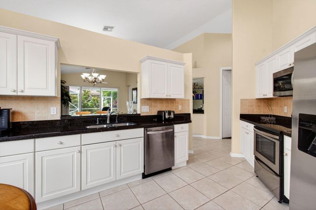 2752 Clipper Circle, West Palm Beach, FL 33411