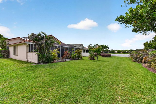 2752 Clipper Circle, West Palm Beach, FL 33411