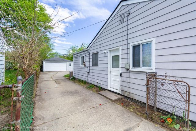 21892 Ehlert Avenue, Warren, MI 48089